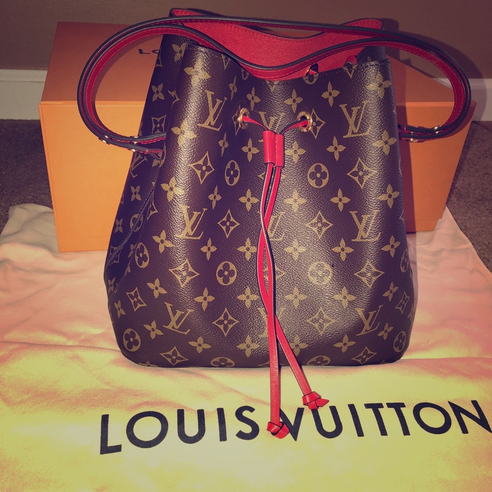 ❗️❗️SOLD ❗️❗️Louis Vuitton shoulder/crossbody bag